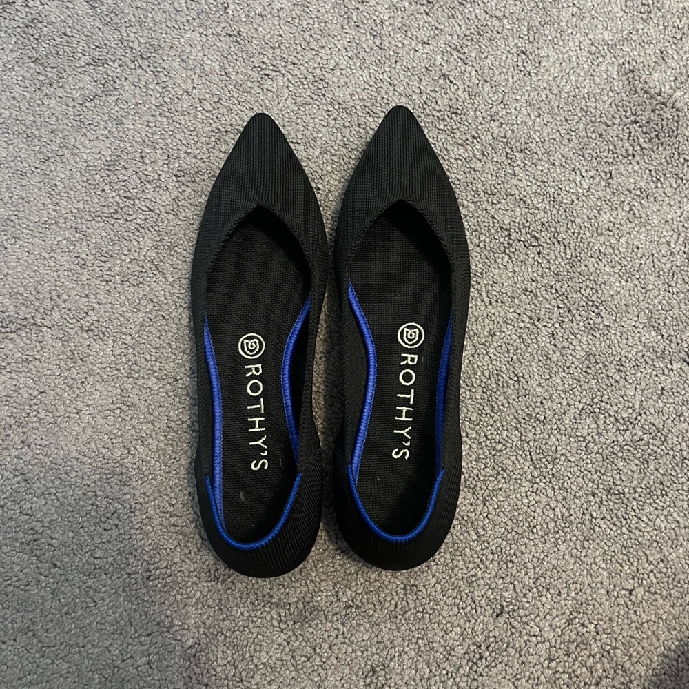 Rothy’s black points size 8